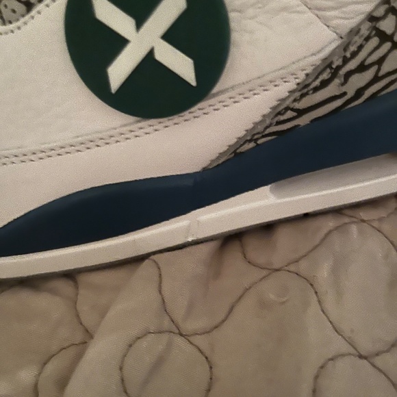 Jordan three wizards sneaker size 9 1/2 - Picture 7 of 16